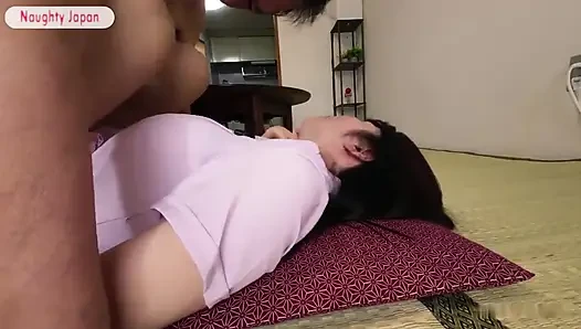 Kapalı kapılar ardında gizli bir ilişki. Baştan çıkarmaya karşı koyamayan ev hanımı.