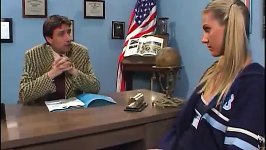 Öğretmen tatlı öğrencisini sikiyor