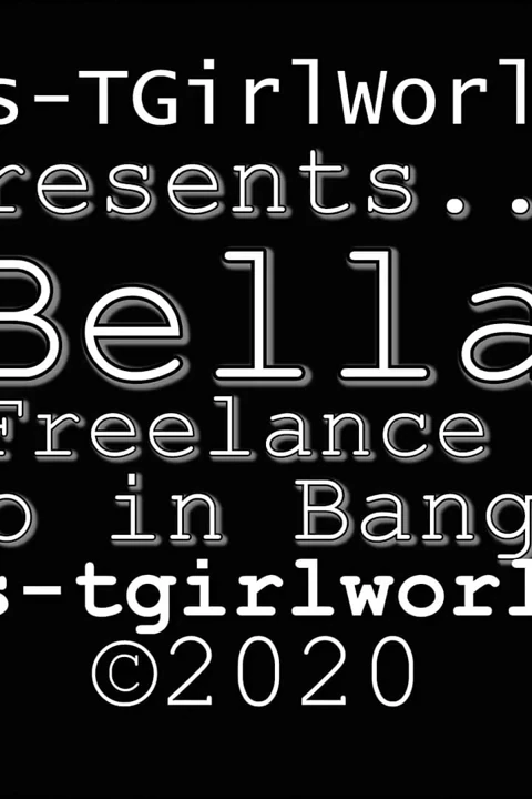 Ladyboy bella okşuyor ve boşalıyor