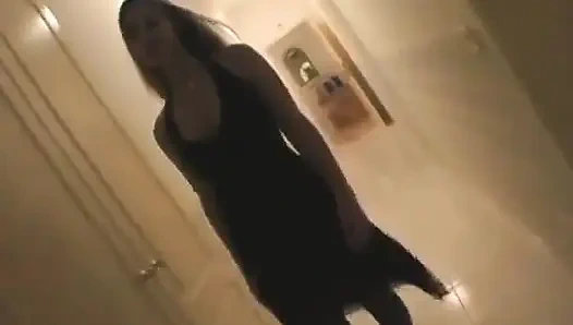 Die junge blonde katy caro hat herausgefunden, dass ihre romantische reise zu Canara Isles ein Treffen von swingerclub ist