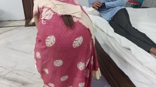 Kabita kamwali pochha marte hue malik se akhir hi chud gaiie gand main