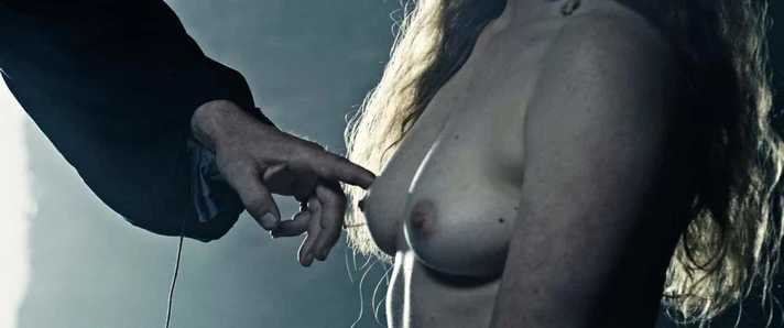 Britte lagcher 'redbad'dan çıplak seks scandalplanet.com'da