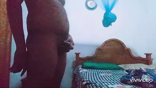 Boş günümde sikimle eğleniyorum