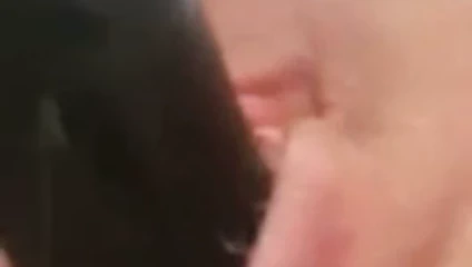 Sie macht sichs mit dem neuen.