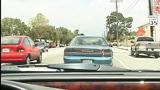 İki azgın genç kız yarağı hissetmeyi seviyor