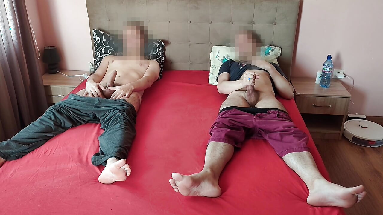 Azgın heteroseksüel arkadaşlar mastürbasyon yapıyor