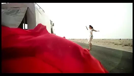 Amisha Pate üzerine boşalıyor