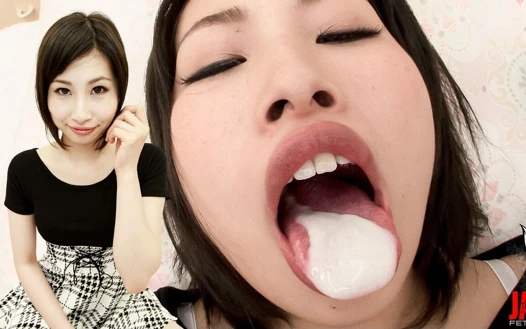 Yua Hidaka'nın şehvetli dilini temizleme ve sakso