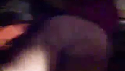 Kirli Porto Rikolu gettoda çamaşırhanede çalışıyor