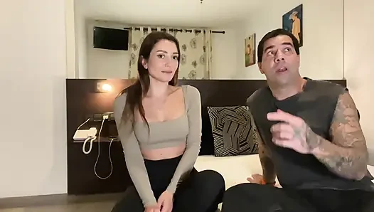 Aldatan evli kadın sokaktaki yabancıyla