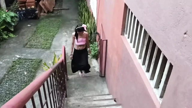 Плохая девушка пытается снова лизать задницу и получает впереди и сзади