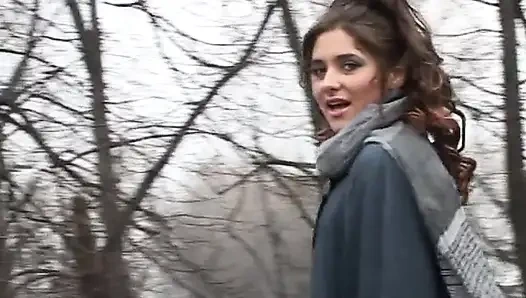 Genç fahişeler sokakta yakalandı ve sikildi