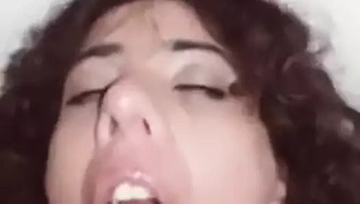 kıvırcık saçlı Latin