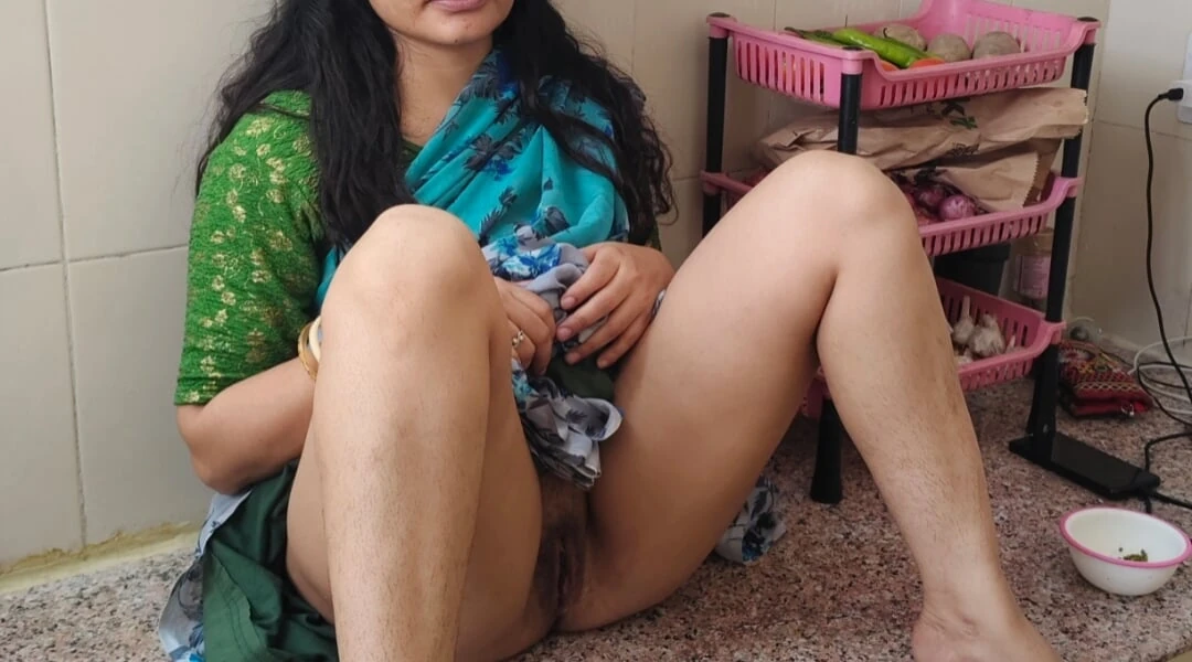 Bhabi was cooking in the kitchen, brother-in-law