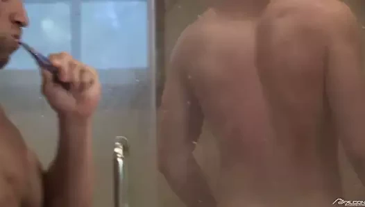 Falconstudios sean zevran harika bir vurma alır