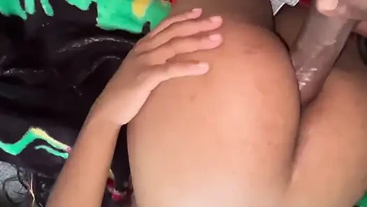 Aman tanrım üvey kardeşim! Sıkı göt deliğime Jamaikalı bir yarak mı sokayım?! Büyük götümü sik!! Baba