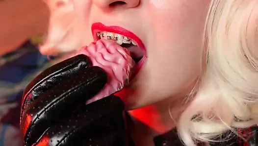 Asmr mukbang yemek fetişi yeme videosu diş teli ile yakın çekim