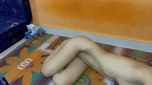 Masum genç oğlan güzel zengin kızı sikiyor sert sikişiyor