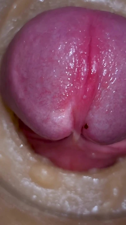Aşırı yakın çekim!  Büyük dozda sperm amcık oyuncağı enjekte ediyor kamera 4k | Klip 3