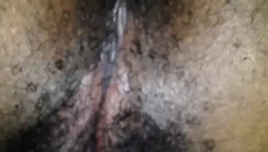 Gettin kafa itibaren ıslak kedi ve o bir lil emzikli