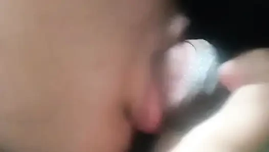 Bulaşık makinesi şefin yarağını emiyor
