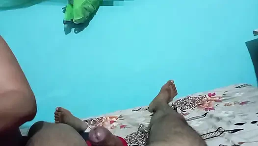 Çok güzel kız erkek arkadaşıyla oral seks yapıyor.