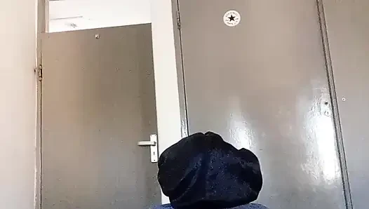 La ragazza vergine di tahiti è pronta per sposarsi