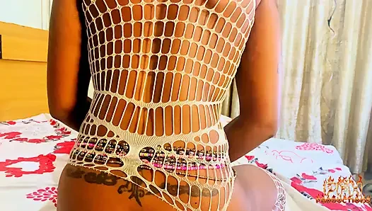 Büyük bir dildoyla götümü delerken boşalmayı durduramadım