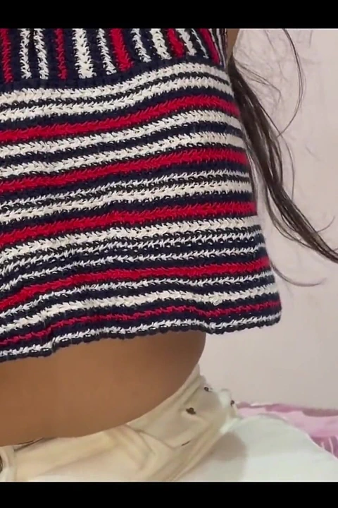 Köylü kız erkek arkadaşını aldatıyor ve pansiyonda sikişiyor