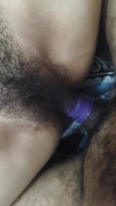 Desi girl ko pehla baar choda uski ghar pe jake maza aa gaya
