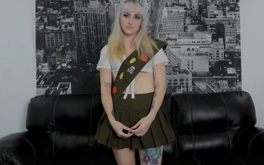 Masum izci anal dölleme rozetini kazanıyor