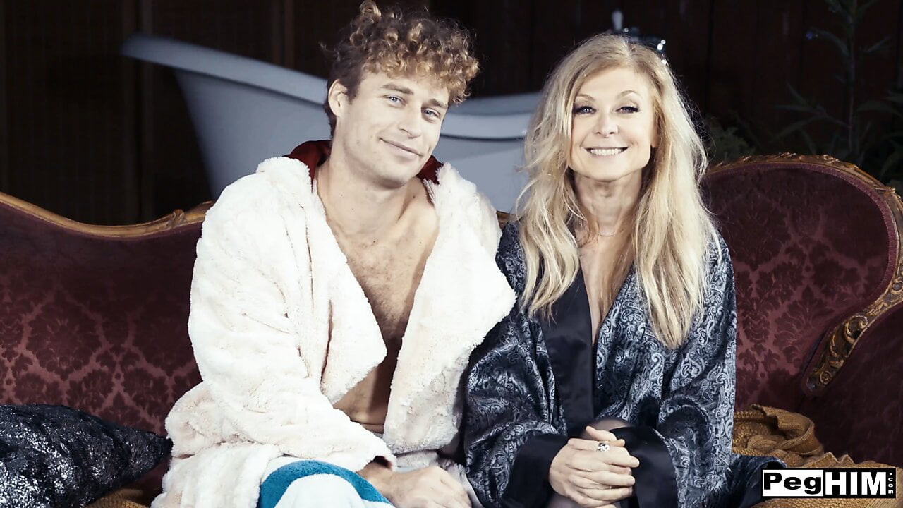 Nina hartley dışarıda doğada anal oyun öğretir
