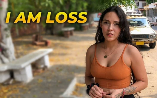 Komşumu mahallede kayıp buluyorum ve onu sikiyorum