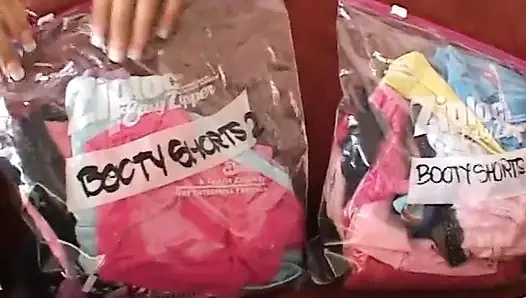 Beyaz fileli güzel memeli esmer kanepede süper sikişten sonra boşalıyor