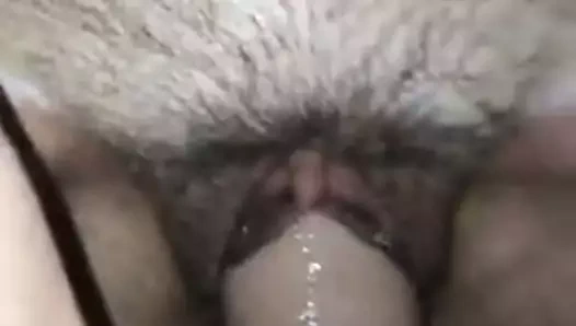 Seksi milf masturbates ile bir büyük yapay penis