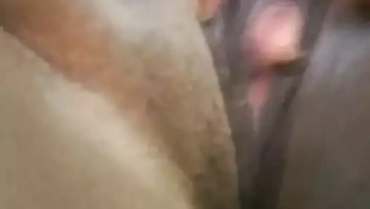 Kapkara amcık ve memeler klipleri