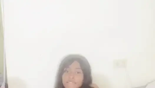 Çok ateşli görünüyor, gel beni gör