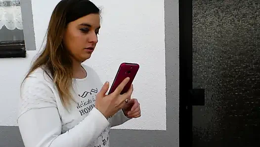 Seksi büyük götlü dövmeli piliç sıkı amından sikiliyor