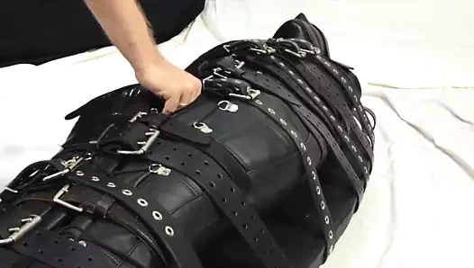 20 kemer ile bağlı ve bir deri s boşalmak için yapılmış