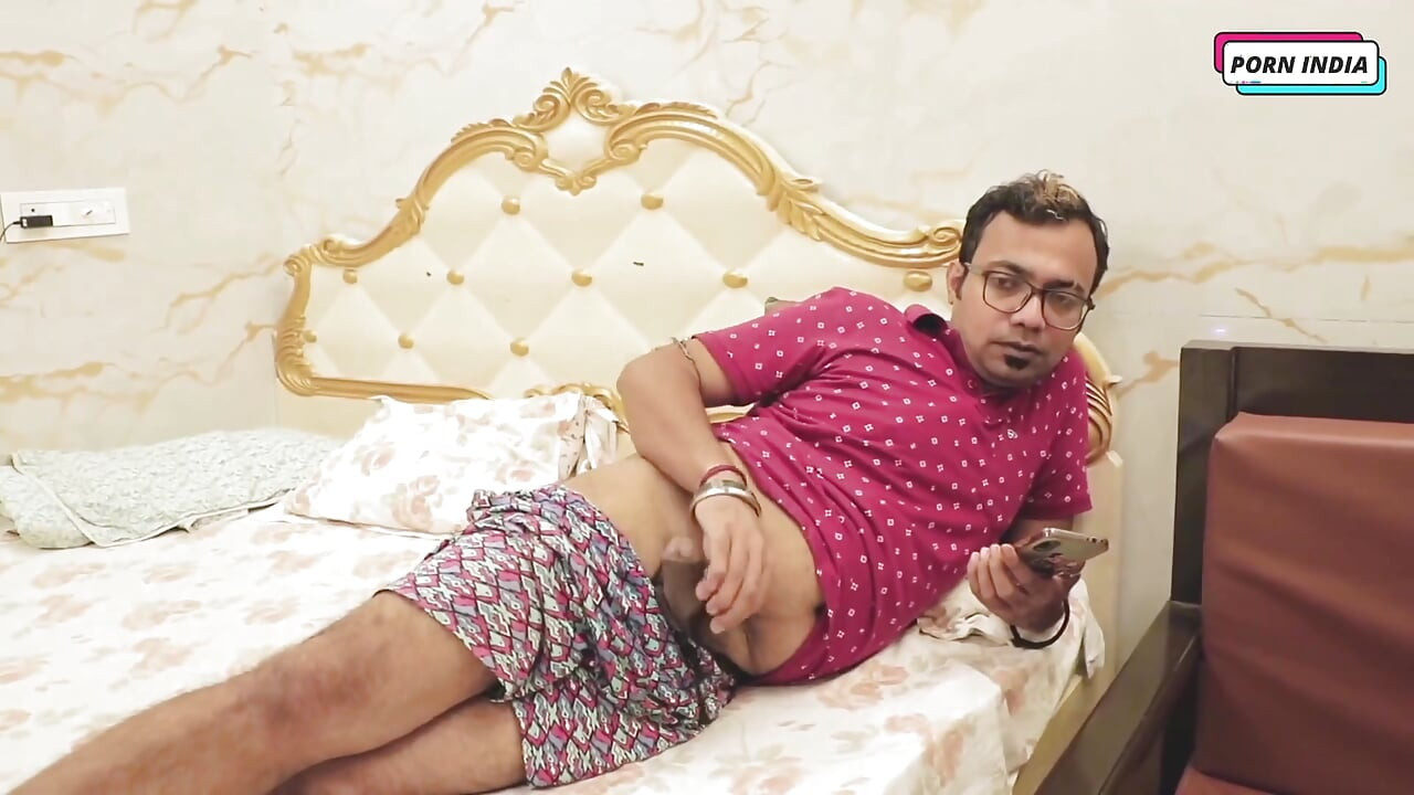 Büyük memeli ateşli güzel kız sert sikişiyor