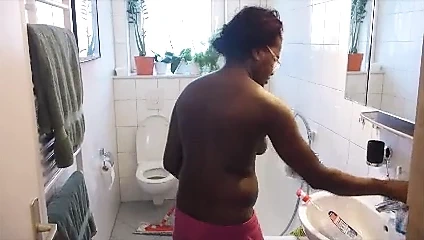 Meine Ehesau putzt....