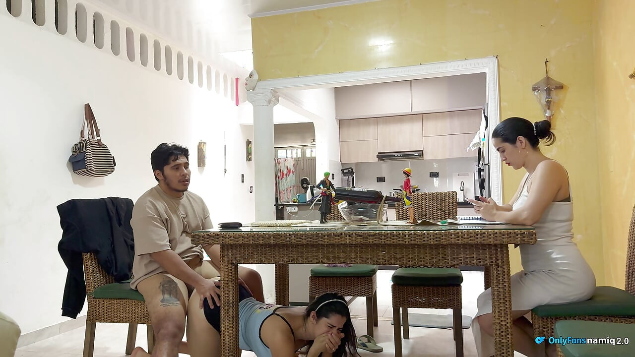 I fuck my girlfriend's daughter 18+ at the table while she doesn't see us!