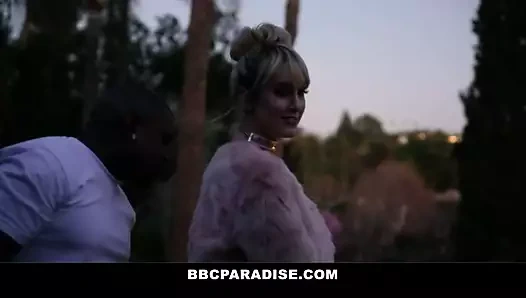 Mylf - boğucu ve klas milf özdeyiş yasası bir damızlık çağırır, böylece onun bbc'si ile oynayabilir