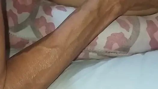 La mia bellissima figa bagnata. thats mia moglie si è diverte