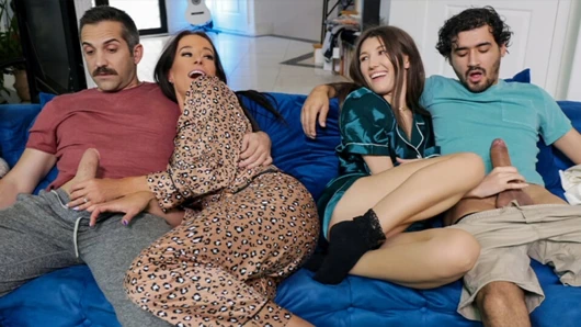 Üvey babam ve ben nnn kazanmak istedik ama üvey annem ve kız arkadaşım bizi durdurmak için bir araya geldi!