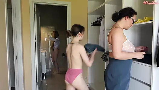 Sikiş sahnelerinin arkası: iki porno kraliçesi profesyonelleri alıyor - ve iki büyük yarağa biniyor. Komut Dosyası Yok