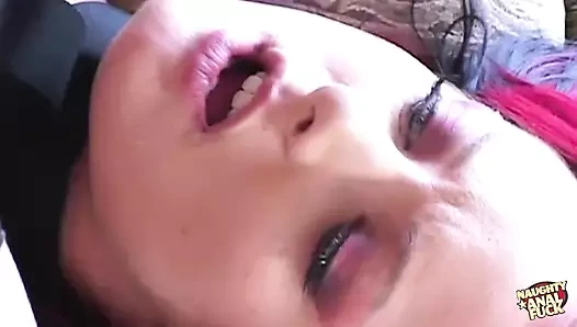 Boncuk ve parmak yutmak eğlenceli ama götünü bir yarakla boğmak daha iyi