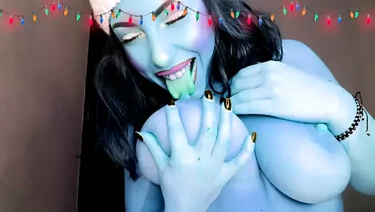 Sanırım şirine ve onun kocaman mavi göğüslerine aşığım