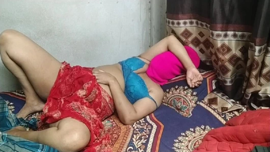 Hintli üvey anne sıkı popo romantizmi geliyor