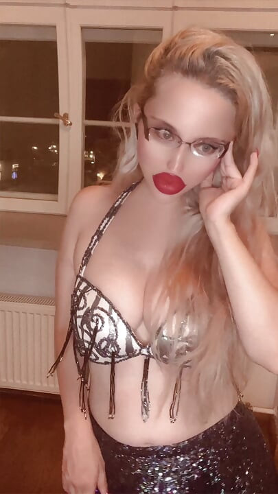 Sürüm 3 şarkı Sürüm 3 Eylül 2024 şarkıcı FinDom Goaldigger